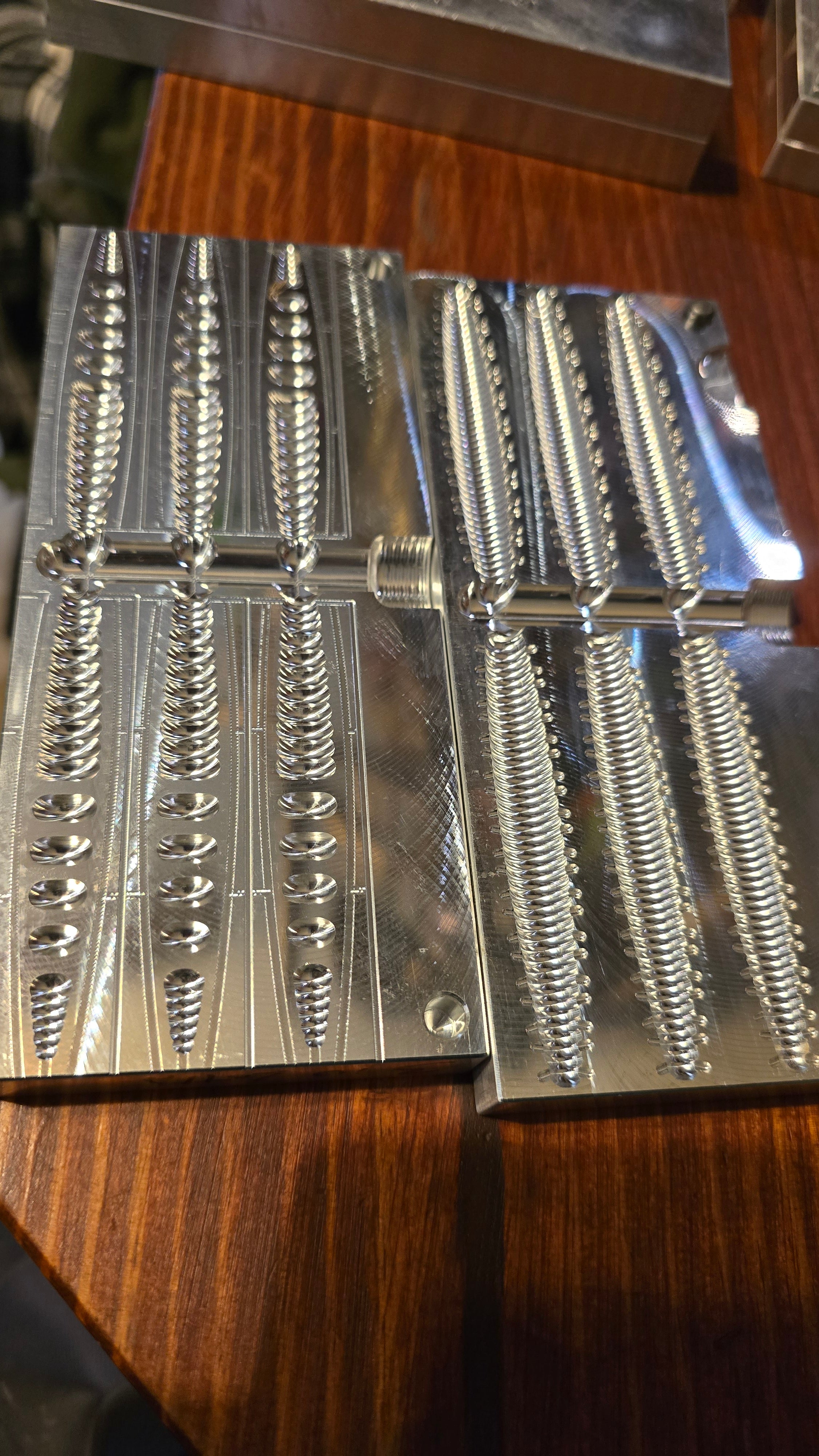 3.1" Tactical Millipede (Epic)